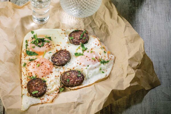 Τηγανητά Αυγά με Σουτζούκι