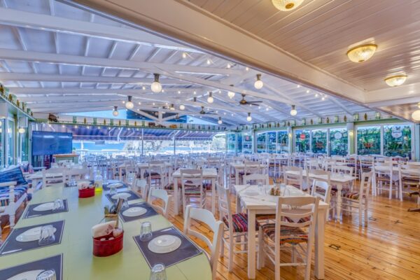 Κατάστημα Μπαρμπαλιάς Σαρωνίδα - η Σάλα μας