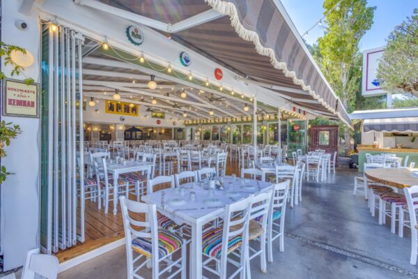 Κατάστημα Μπαρμπαλιάς Σαρωνίδα - η Αυλή μας