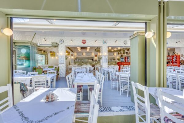 Κεμπαπτζίδικο Μπαρμπαλιάς Κατάστημα Μαρούσι Η Σάλα μας