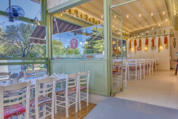 Κεμπαπτζίδικο Μπαρμπαλιάς Κατάστημα Hilton η Σάλα μας