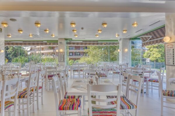 Κεμπαπτζίδικο Μπαρμπαλιάς Κατάστημα Hilton η Σάλα μας