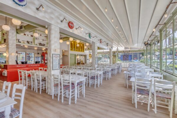 Κεμπαπτζίδικο Μπαρμπαλιάς Κατάστημα Χαλάνδρι Η Σάλα μας