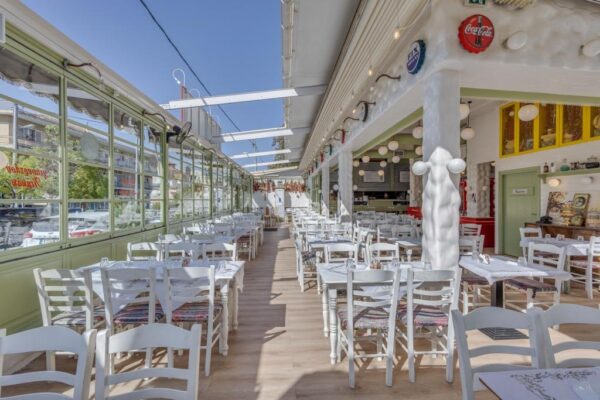 Κεμπαπτζίδικο Μπαρμπαλιάς Κατάστημα Χαλάνδρι Η Σάλα μας